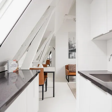 Yays Salthouse Canal By Numa Amsterdam