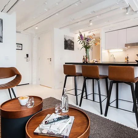 Yays Salthouse Canal By Numa Amsterdam