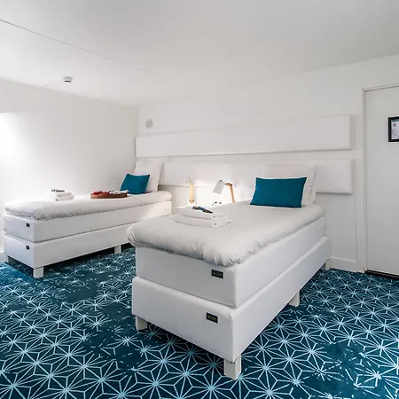 Yays Salthouse Canal By Numa Amsterdam