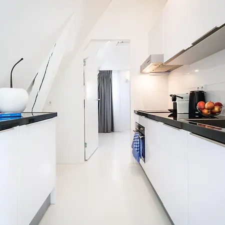 Yays Salthouse Canal By Numa Amsterdam