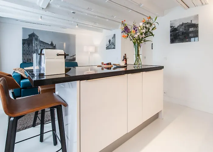 Yays Salthouse Canal By Numa Amsterdam