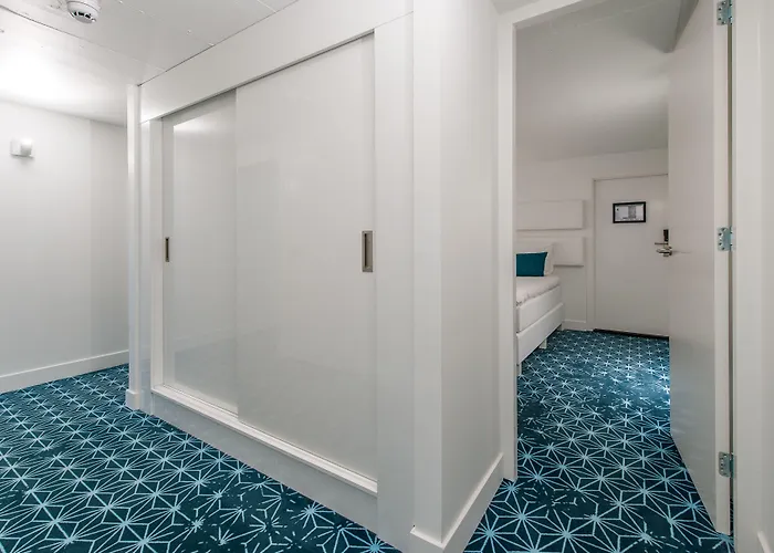 Yays Salthouse Canal By Numa